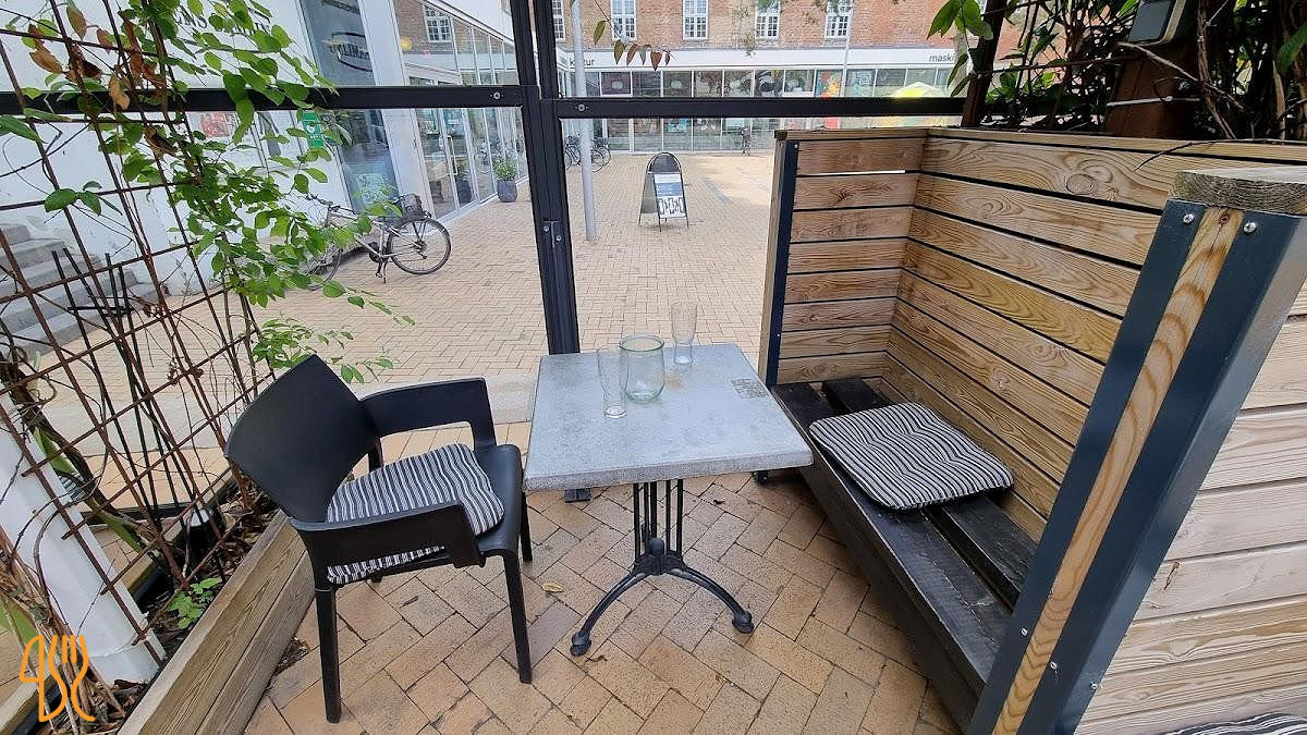 Cafe Chino Udenfor