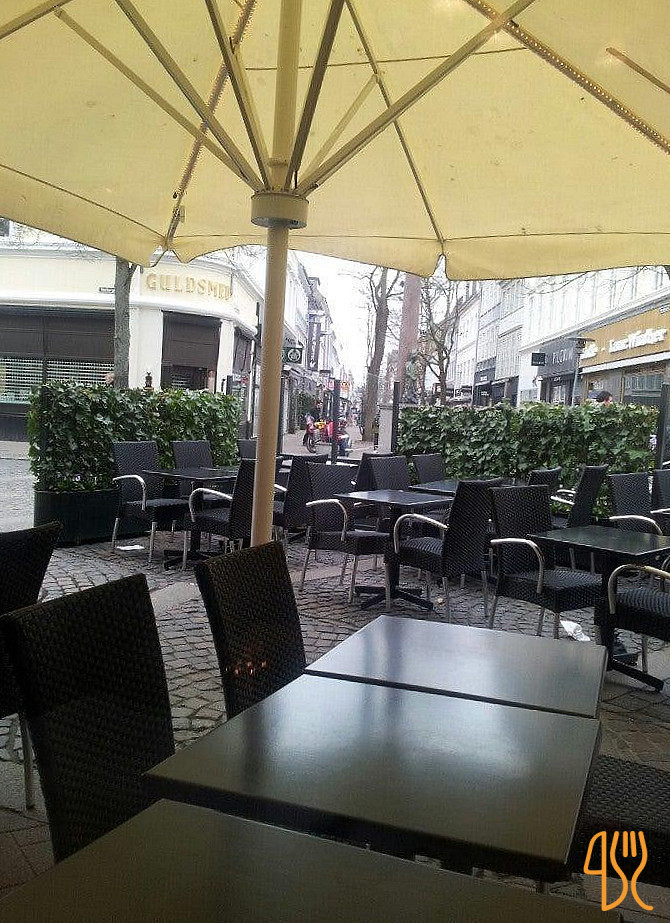 Froggy's Café Udenfor