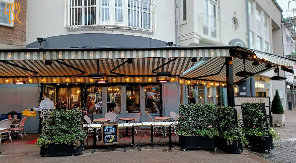 Froggy's Café Udenfor