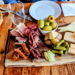 Salute Wine Food Drik