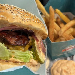 Hafla Burgers Shakes Mad