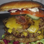 Mo's Burger Pizza Mad