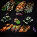 Koi Sushi Udenfor