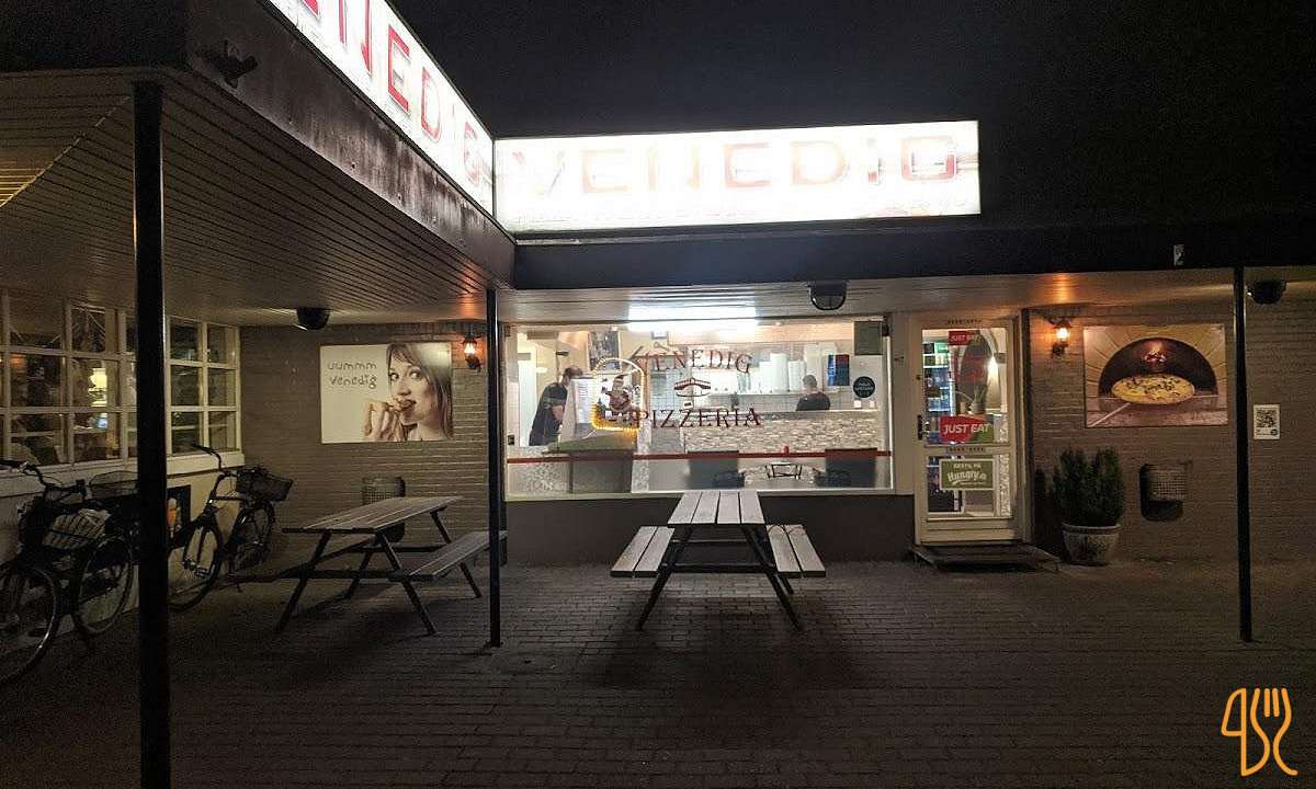 Aaby Burger Udenfor