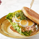 Cafe Krostuen Mad