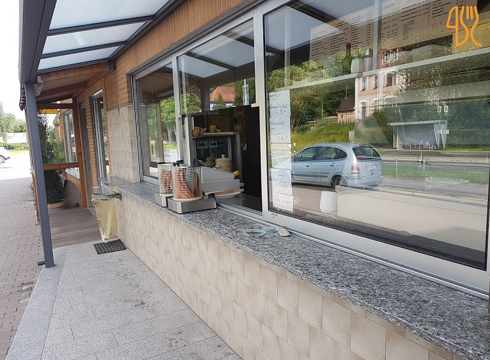 9-ni Sushi Udenfor