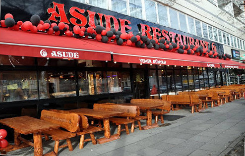 Cafe Saseline Udenfor