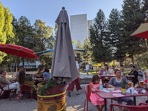 1401 Tapas&burgers Udenfor