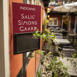 Salig Simons Gaard Udenfor
