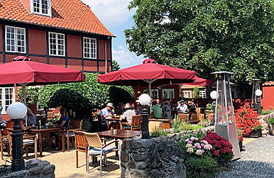 Café Ærøhus Udenfor