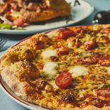 Babas Pizza Og Kebabhouse Mad
