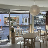 Momo Coffee Eatery Inde