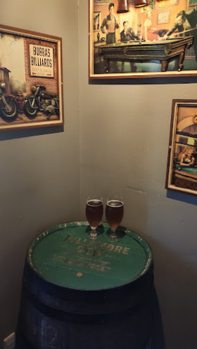 Den Glade Pingvin Udenfor