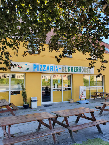 Pizza Burger House Udenfor