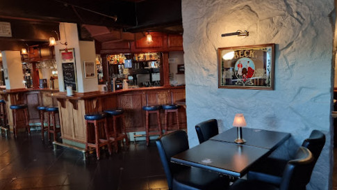Fox And Hounds Inde