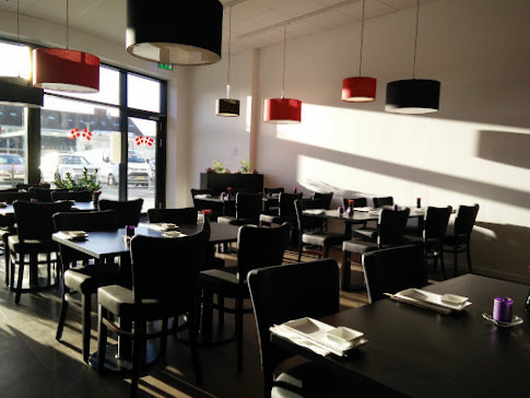 Yobi Sushi Udenfor