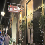 C´ho Fame Udenfor