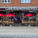 Give Stenovns Pizza Udenfor