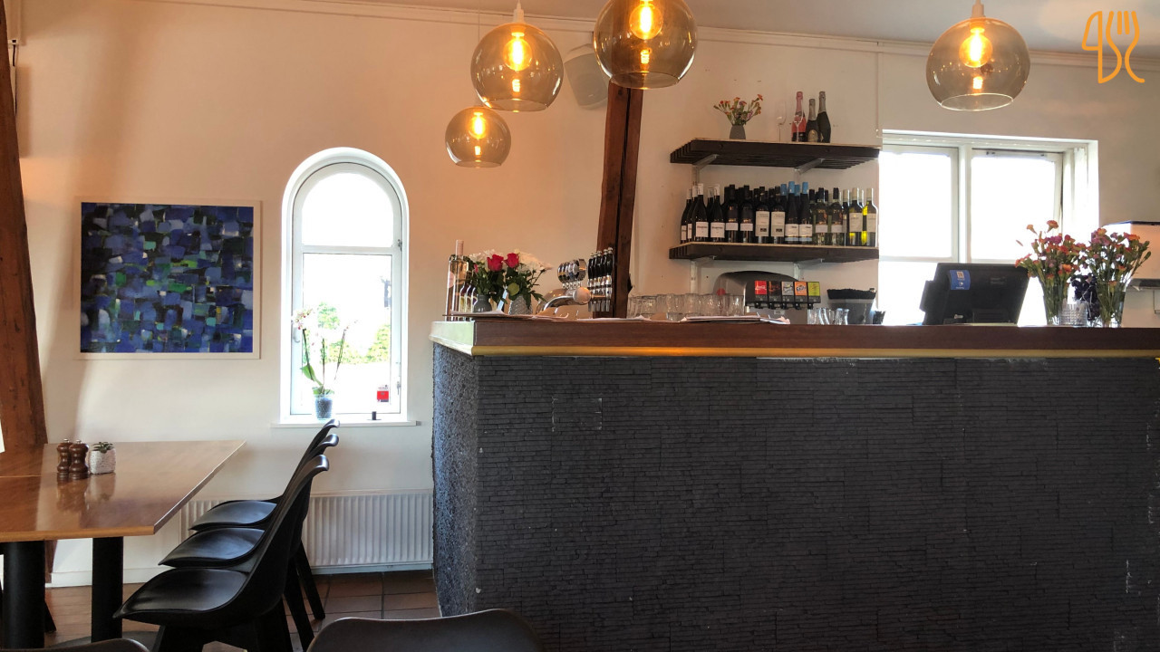 Cafe Apostrof Udenfor