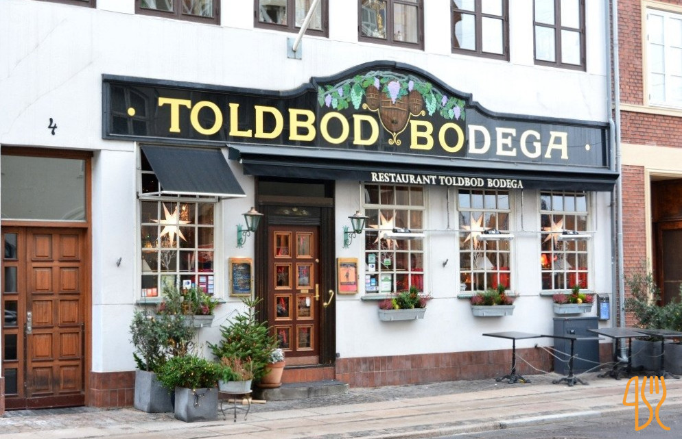 Toldbod Bodega Udenfor