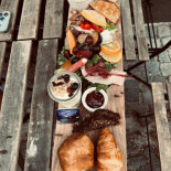 Ella's Coffee Shop Mad