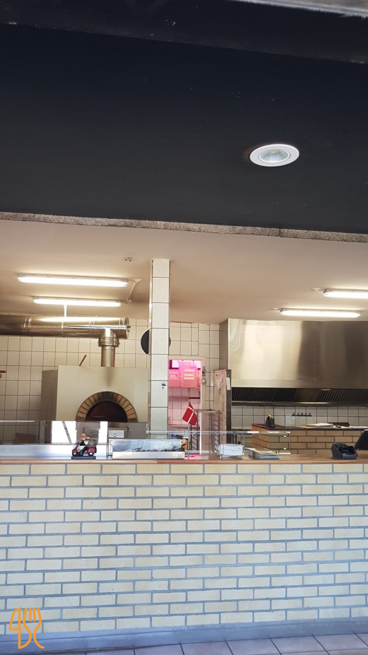 Gourmet Pizza Udenfor