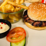 Cafe 1104 Burgers Shakes Mad