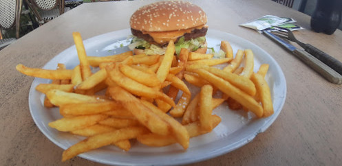 Sams Pizza Kebab House Udenfor