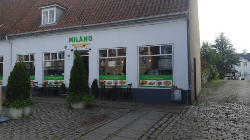 Milano Cafe Pizzaria Udenfor