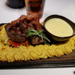 Cassandre Bistro Mad
