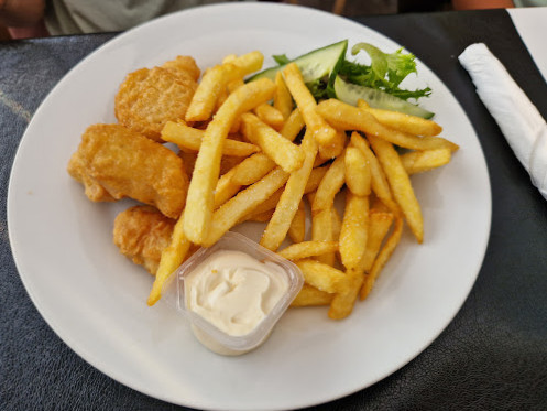 Lyngens Cafe Og Minigolf Inde