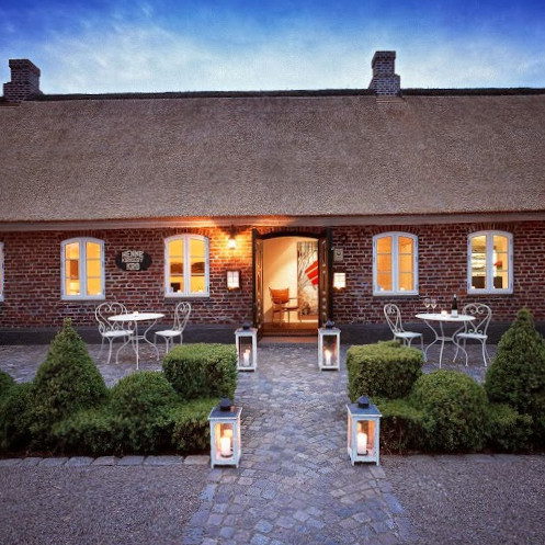 Henne Stationskro Udenfor