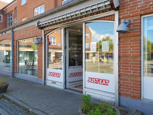 Amigos Cafe Pizza Udenfor