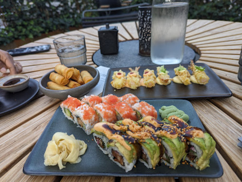 Letz Sushi Udenfor