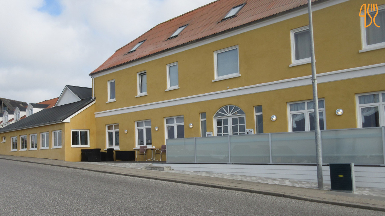 Hvalpsund Faergekro Udenfor