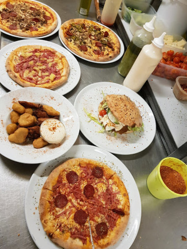 Gourmet Pizza Pasta Grill Udenfor