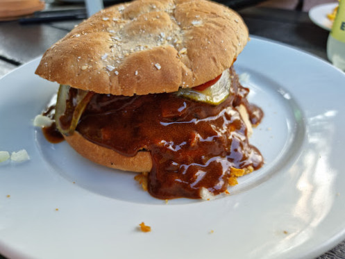 Skovgrillen Inde