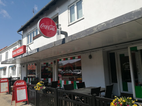 Roma Pizzaria Cafe Udenfor