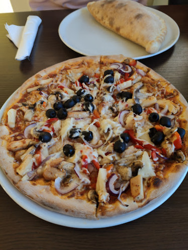 Vejen Stenovn S Pizza Udenfor