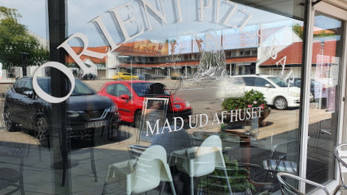 Orient Pizza Udenfor