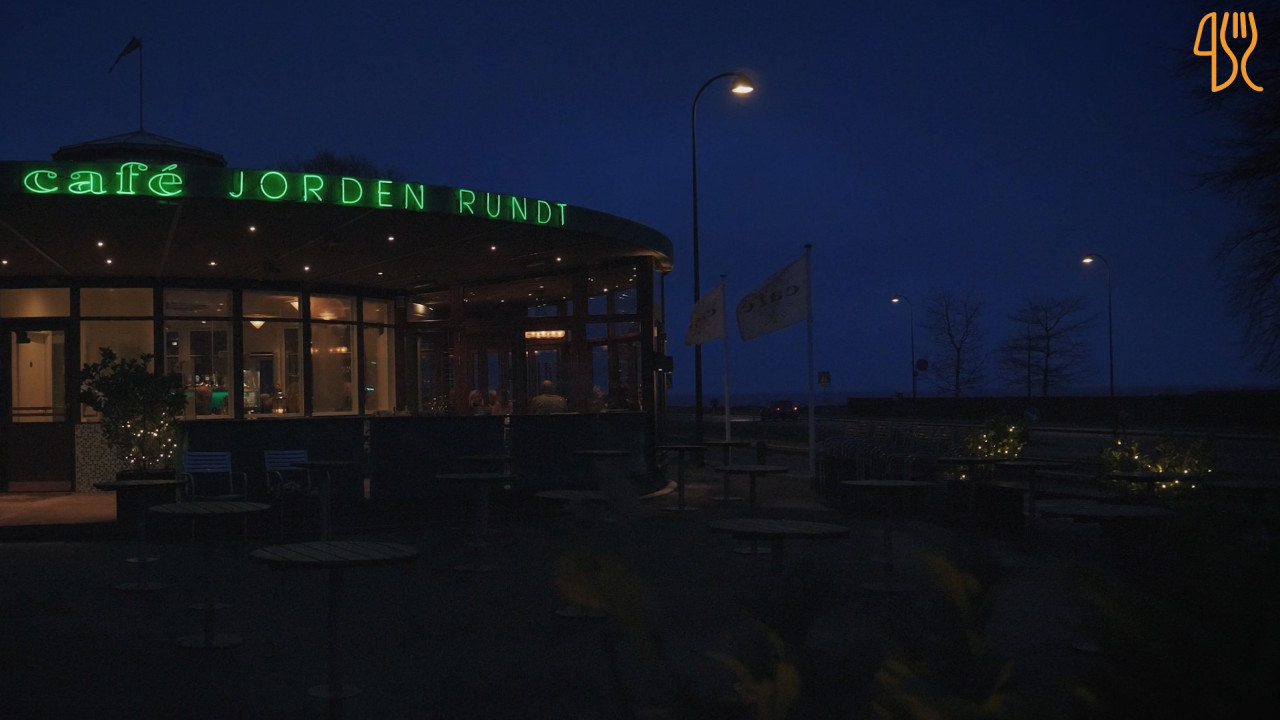 Cafe Jorden Rundt Udenfor
