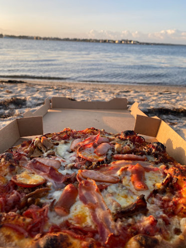 City Pizza Udenfor