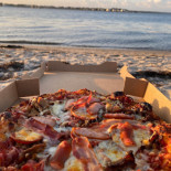 City Pizza Udenfor