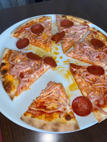 Reys Pizzeria Og Burger House Inde