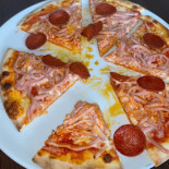 Reys Pizzeria Og Burger House Inde