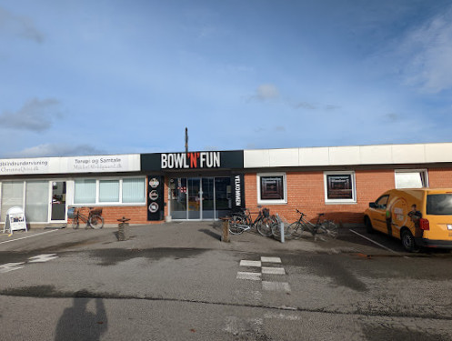 Bowl'n'fun Udenfor