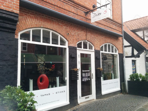 Dini's Udenfor