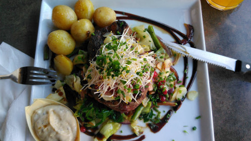 Cafe Gustav Mad