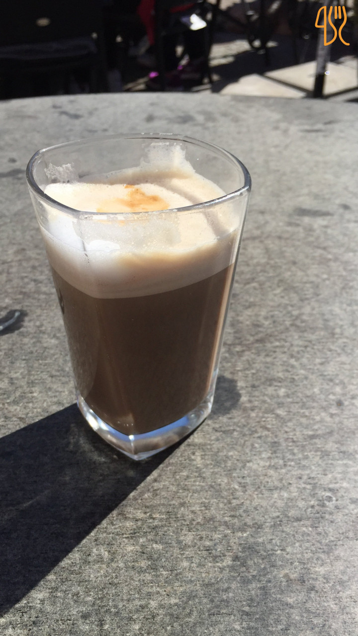 Cafe Saseline Udenfor