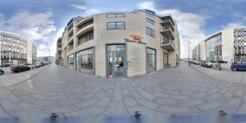 Teppan House, Udenfor